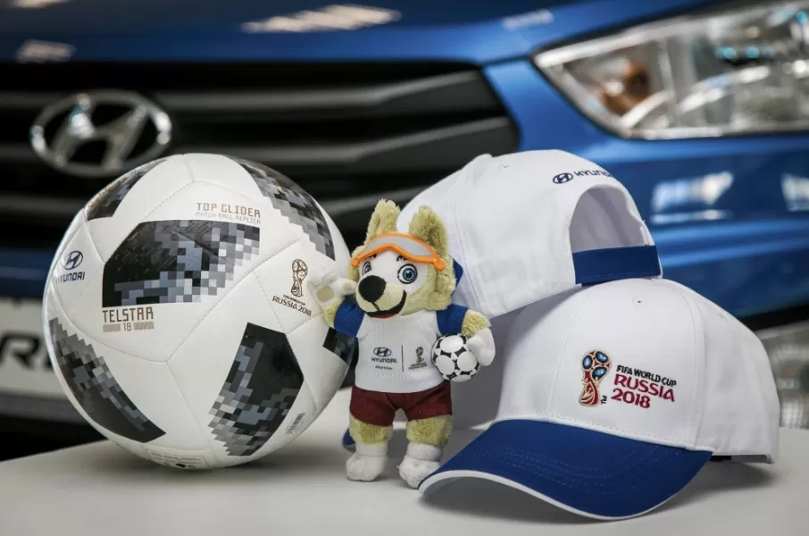 Настоящие сувениры для настоящих болельщиков в Автосалонах Hyundai!